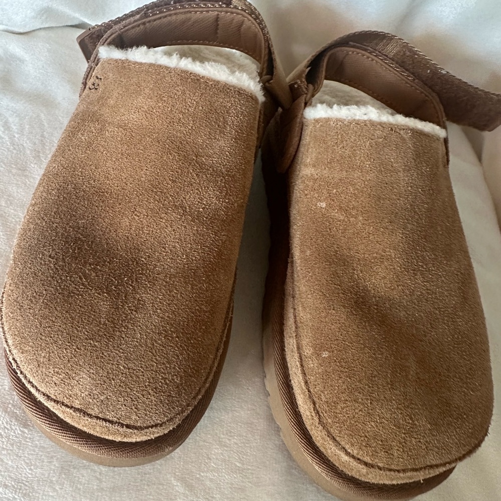 Ugg Golden star Cozy Clog Size 7 - Picture 3 of 10